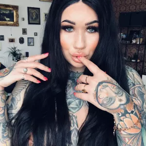 Enjoy my big booty and more 😈🤤🍑🥵