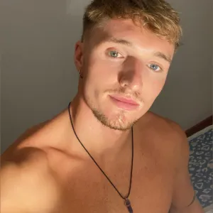 thegoldenboy2000 OnlyFans