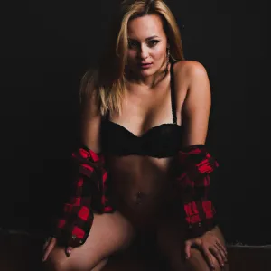 ♛𝑵𝒊𝒌𝒌𝒊𝒆 𝑫𝒊𝒗𝒊𝒏𝒆♛