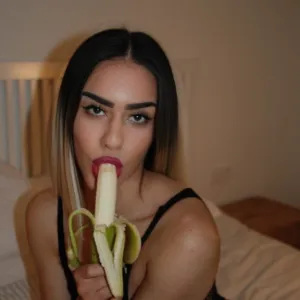 𝔸𝕕𝕖𝕝𝕒 𝕊𝕥𝕠𝕣𝕞 🦊 Onlyfans