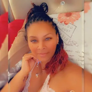 Ms Kitty Toes ~VIP~😻