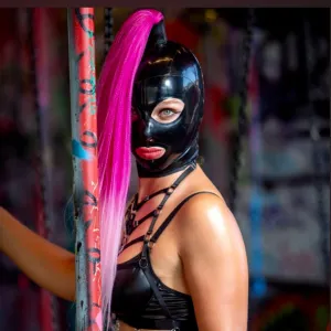 hot_wife_in_mask OnlyFans