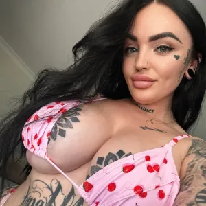 Tattooed brat 💕 Onlyfans