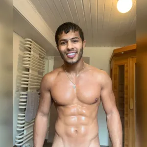 Freehunkmo Onlyfans