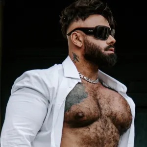 Bearded Huge muscle Onlyfans