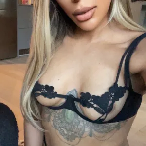 mona_coxxx OnlyFans