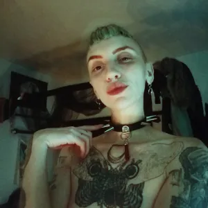 Vesper  -they/them- Onlyfans