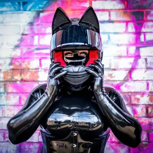 Bee_The_Rubber_Doll Onlyfans