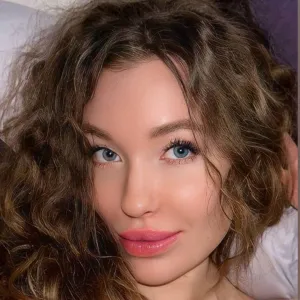 Alina 💘