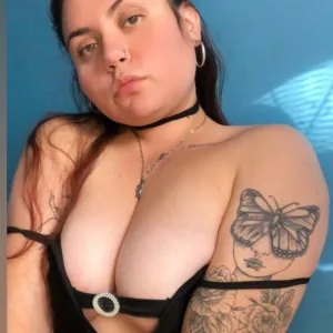Alana 🍑