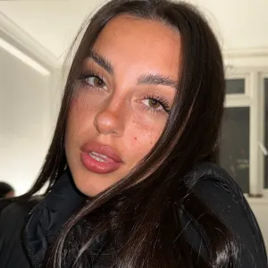 Natasha Mora 🖤
