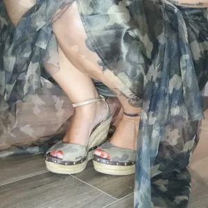 Wife's feet Onlyfans