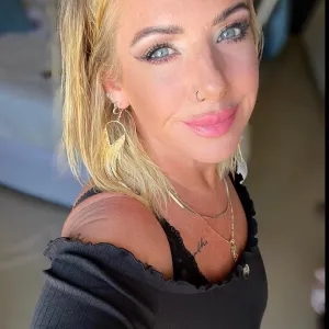 Little Vix, access all areas!