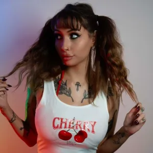 Zeena Valvona - Clip Store