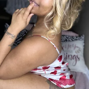 ✨𝒟𝒾𝓋𝒾𝓃𝒾𝒶 𝒩𝑜𝒾𝓇💫