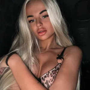 Johna Ivy🍇LINK IN BIO TO SEE EVEN MORE!