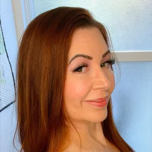 Phoebe Swinger | Busty Redhead Onlyfans