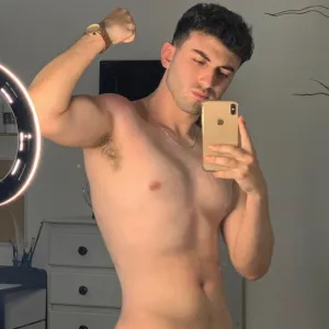 Alvaro Cuello Onlyfans