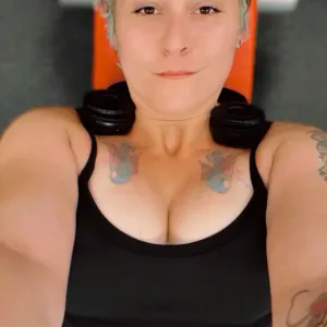 Fuhrgi! 😘 Nerdy Muscle Mami 💪 Hot Wife ❤ Onlyfans