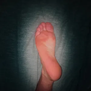 muscle-man-feet OnlyFans