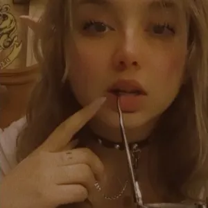 Vyn Isabella Valentine