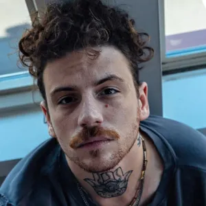 Julez Seaz @TransMascMagic