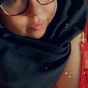 naughtylilhoneyhijabi OnlyFans