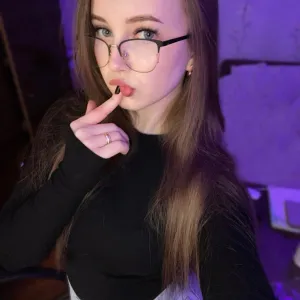 vika_dominika OnlyFans