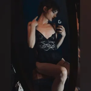 Victoria sunshineandstuff. 🖤👽☀️