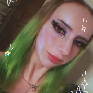 YourManicQueen