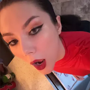 icky vicky 🍑🧚🏼‍♀️🖤