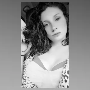 Petitenaughtygirl94