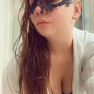 thebrunettebombshell33 OnlyFans