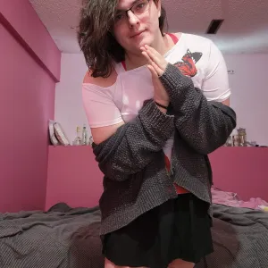 Femboy Violet