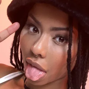 Kira Noir Onlyfans